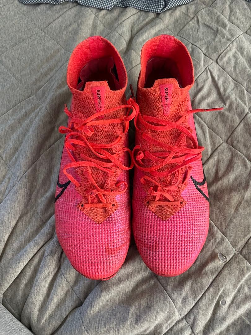 Nike マーキュリアルヴェイパー13