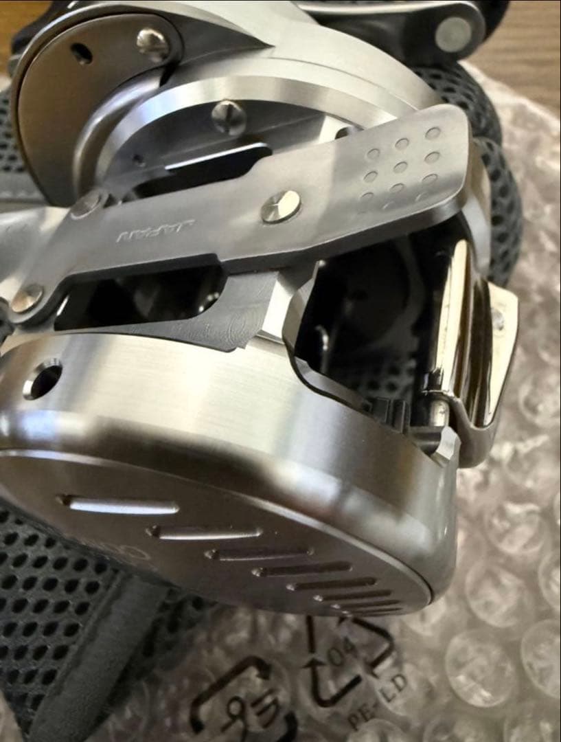 シマノ カルカッタコンクエストDC201 HG 左 SHIMANO ベイトリール