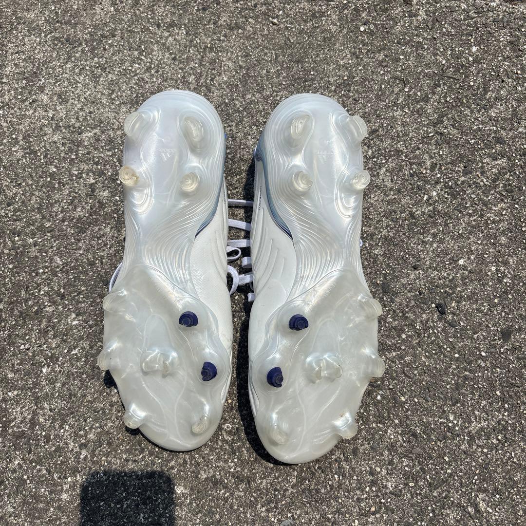 アディダスサッカースパイク コパ センス.1FG ホワイト×ブルー トップモデル