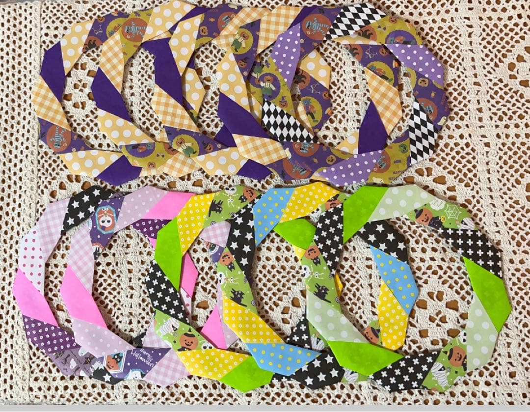 チョコ☆さん専用です·͜· ꕤ︎︎折り紙ハロウィン★カラフルリース