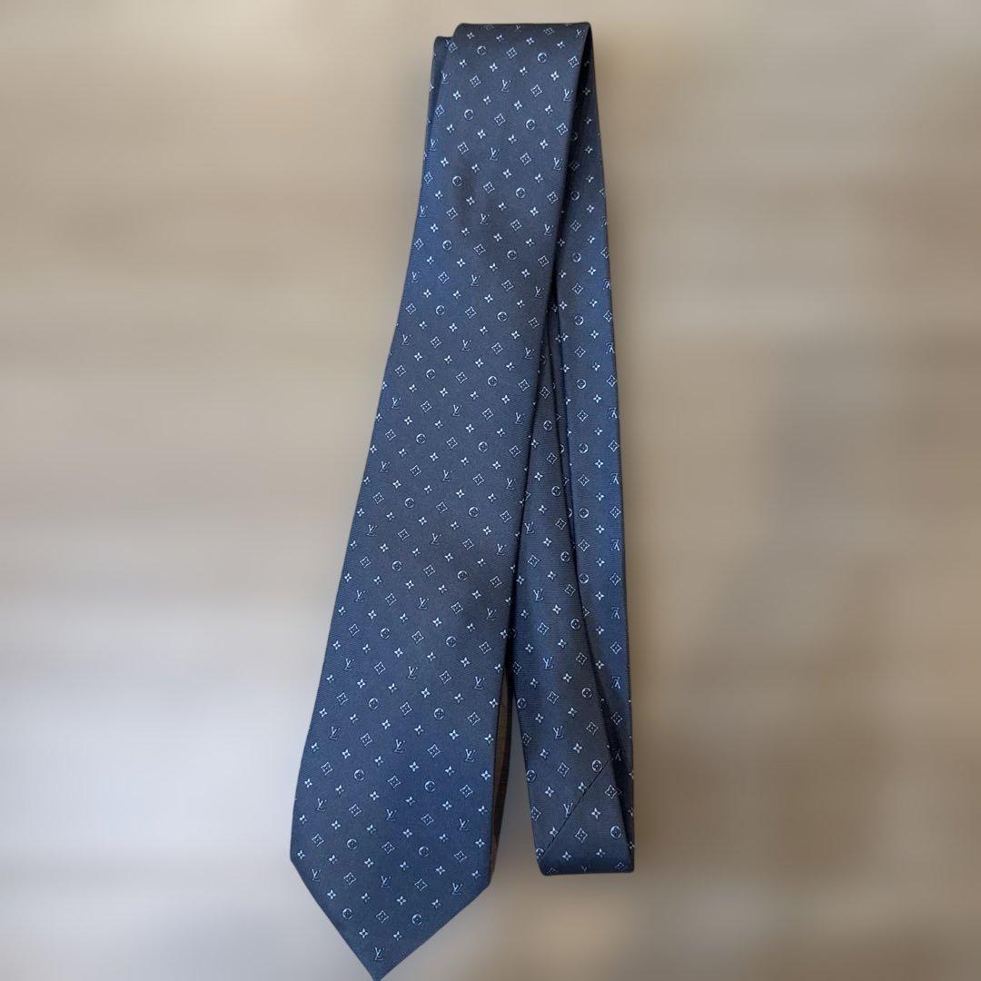 LOUIS VUITTON グレー パターン ネクタイ