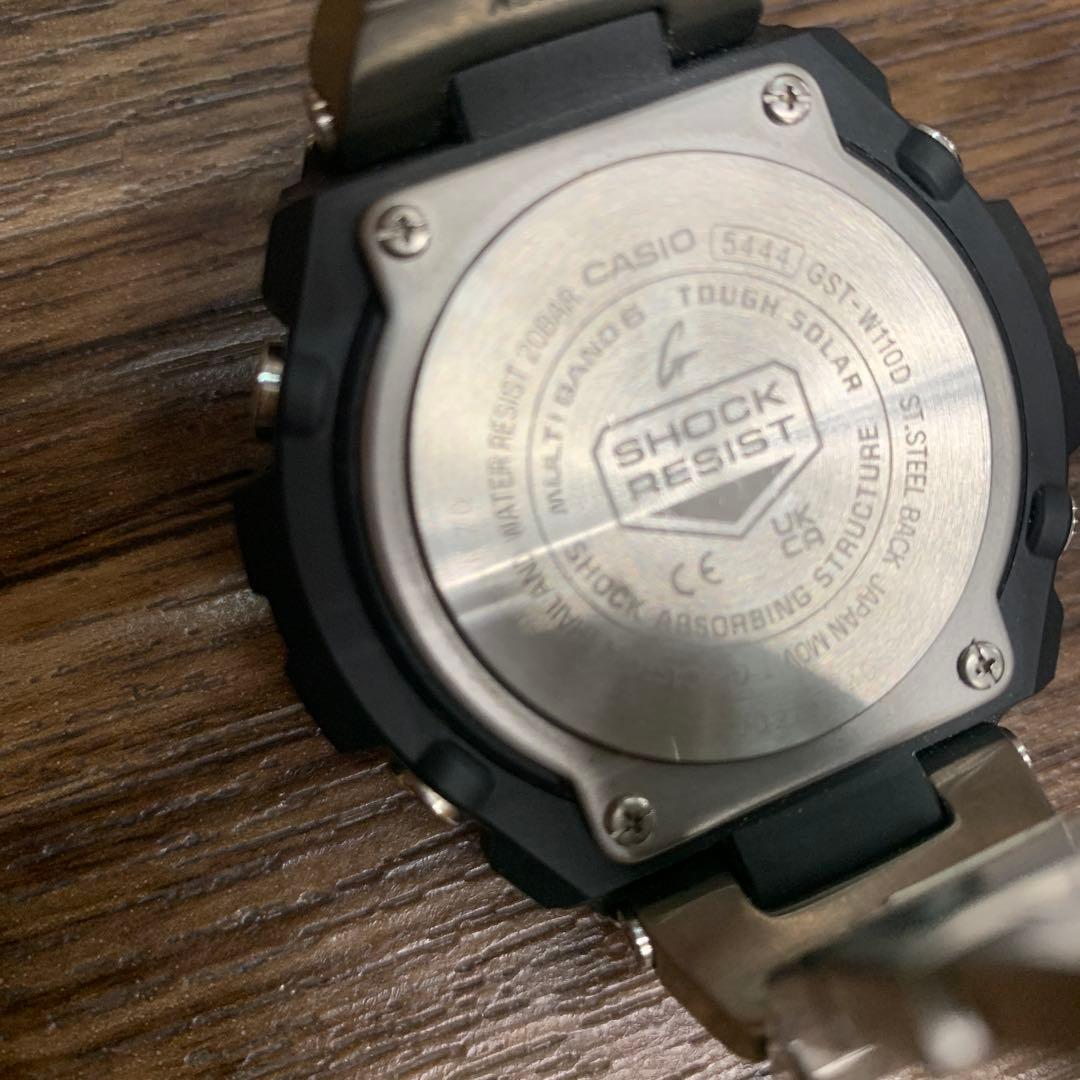 中古　カシオ　ジーショック GST-W110D
