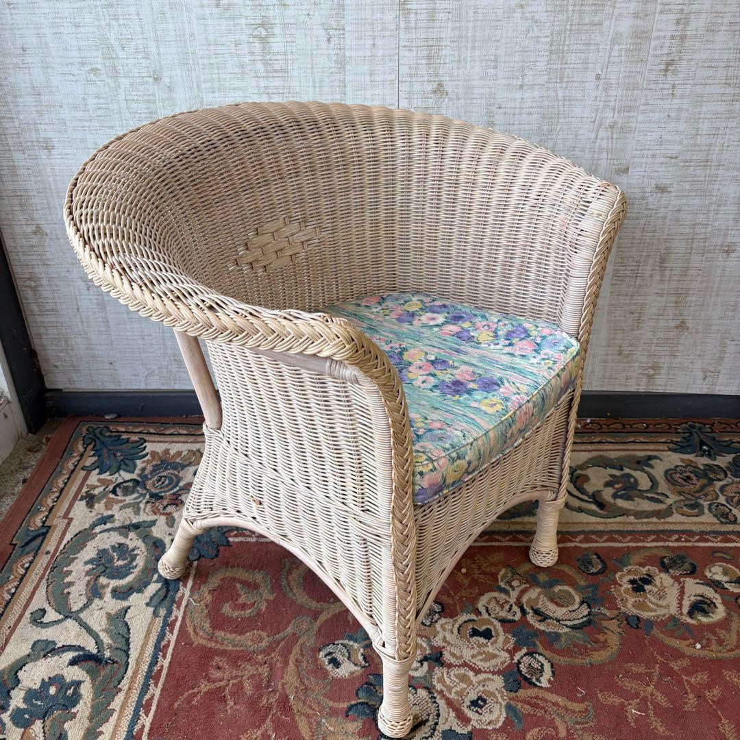 ④昭和レトロ ヴィンテージ ラタンダイニングチェア 花柄クッション アームチェア