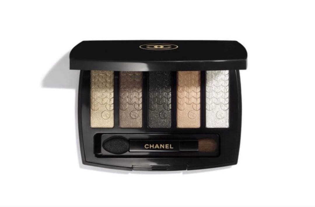 新品未使用♡ CHANEL シャネル ルミエール グラフィック アイシャドウ