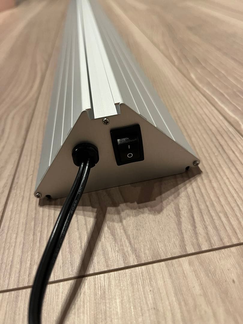 アクロ TRIANGLE LED VIVID 900 ライト スタンド付き