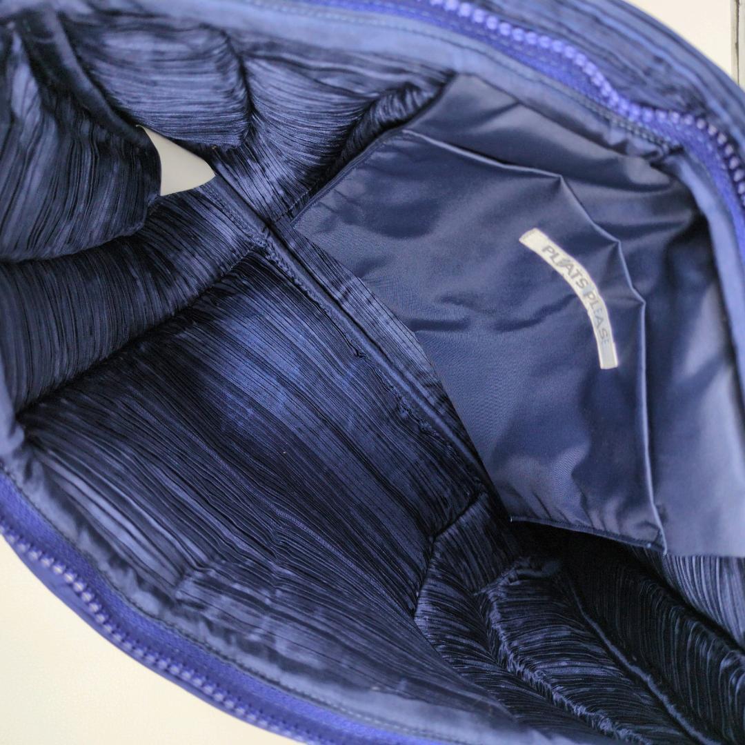 プリーツプリーズ メッセンジャーバッグ ショルダーバッグ イッセイミヤケ