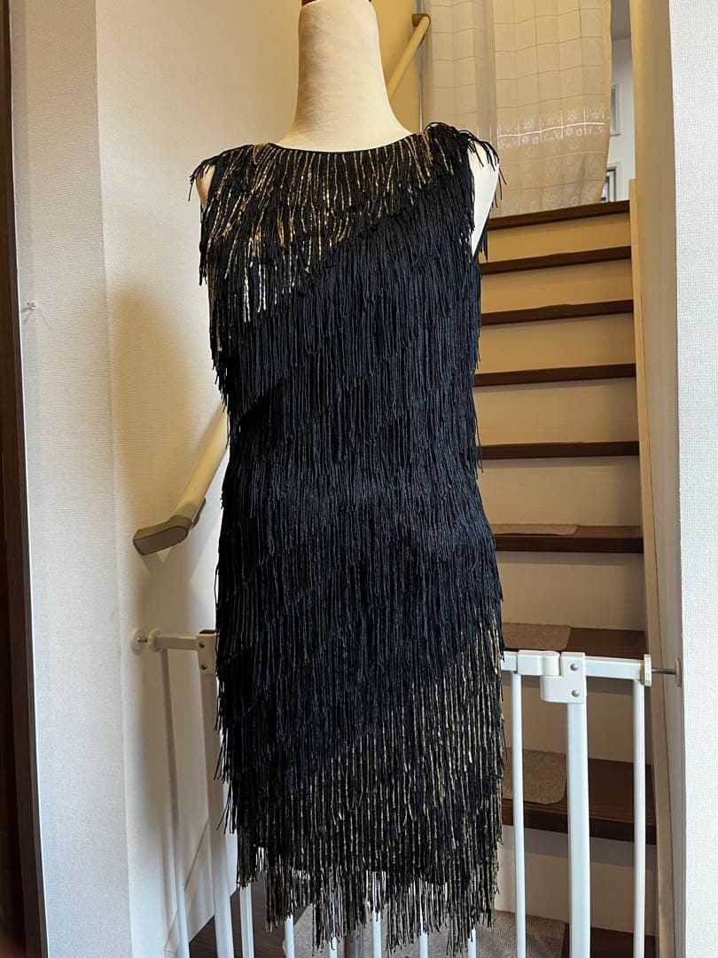 フリンジ付き黒ダンスドレス
