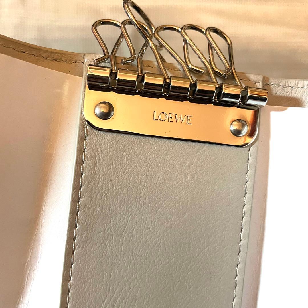 ロエベ アナグラム キーケース（ペブルグレインカーフ）