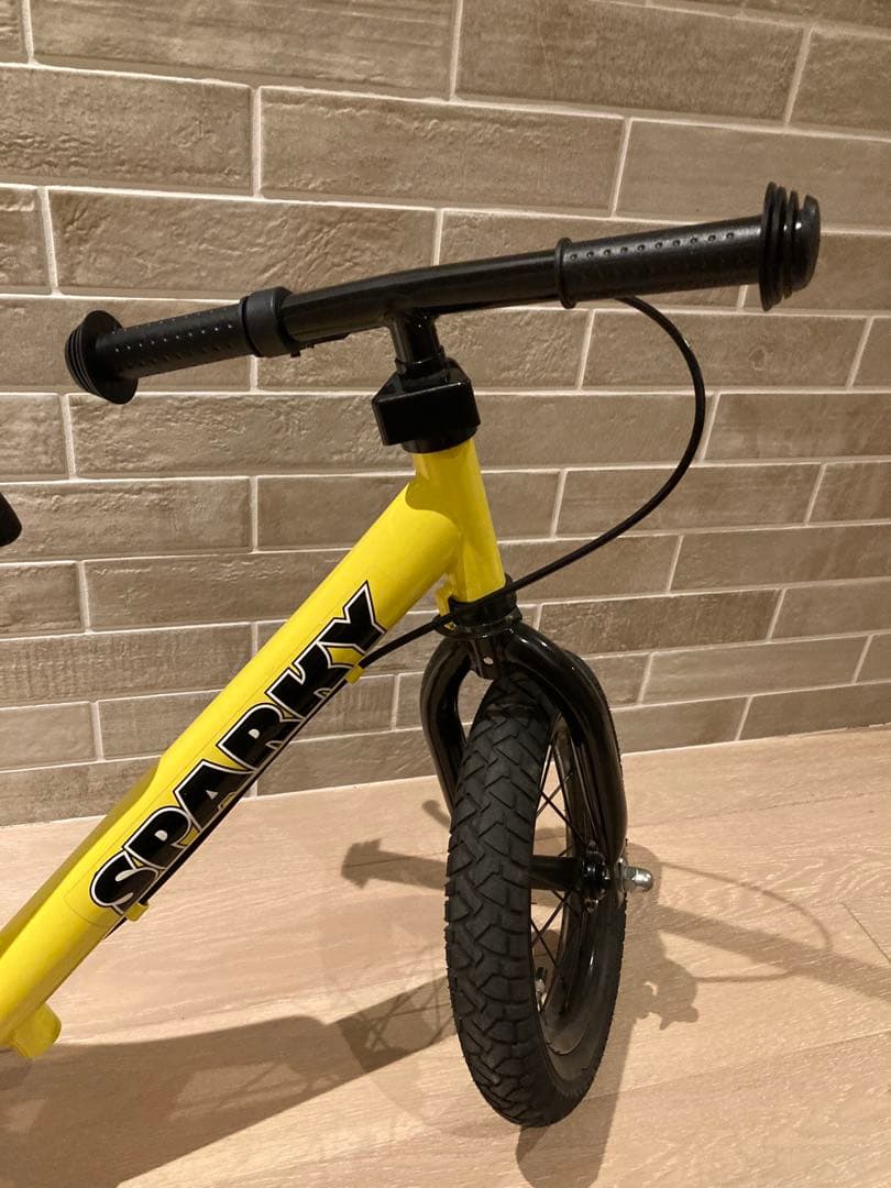 SPARKY スパーキー　キックバイク　イエロー　ブレーキ　スタンド付