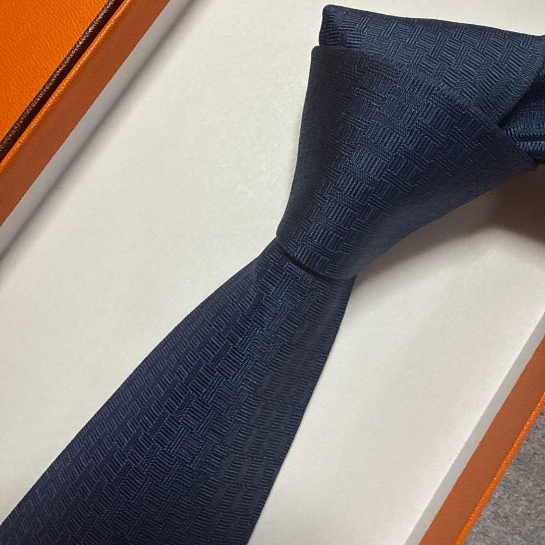 エルメス　ネクタイ　紺　H柄ファソネ 蹄柄　シルクジャガード