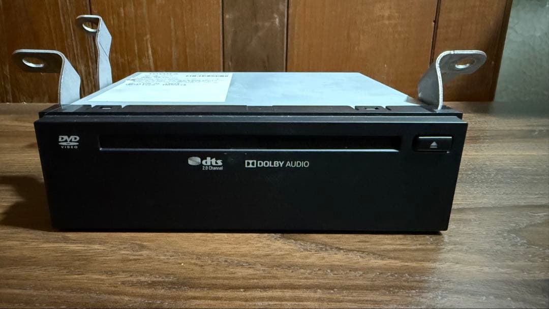 トヨタ車DA用純正DVDプレーヤー ・カローラ用パネル・固定用ボルトセット