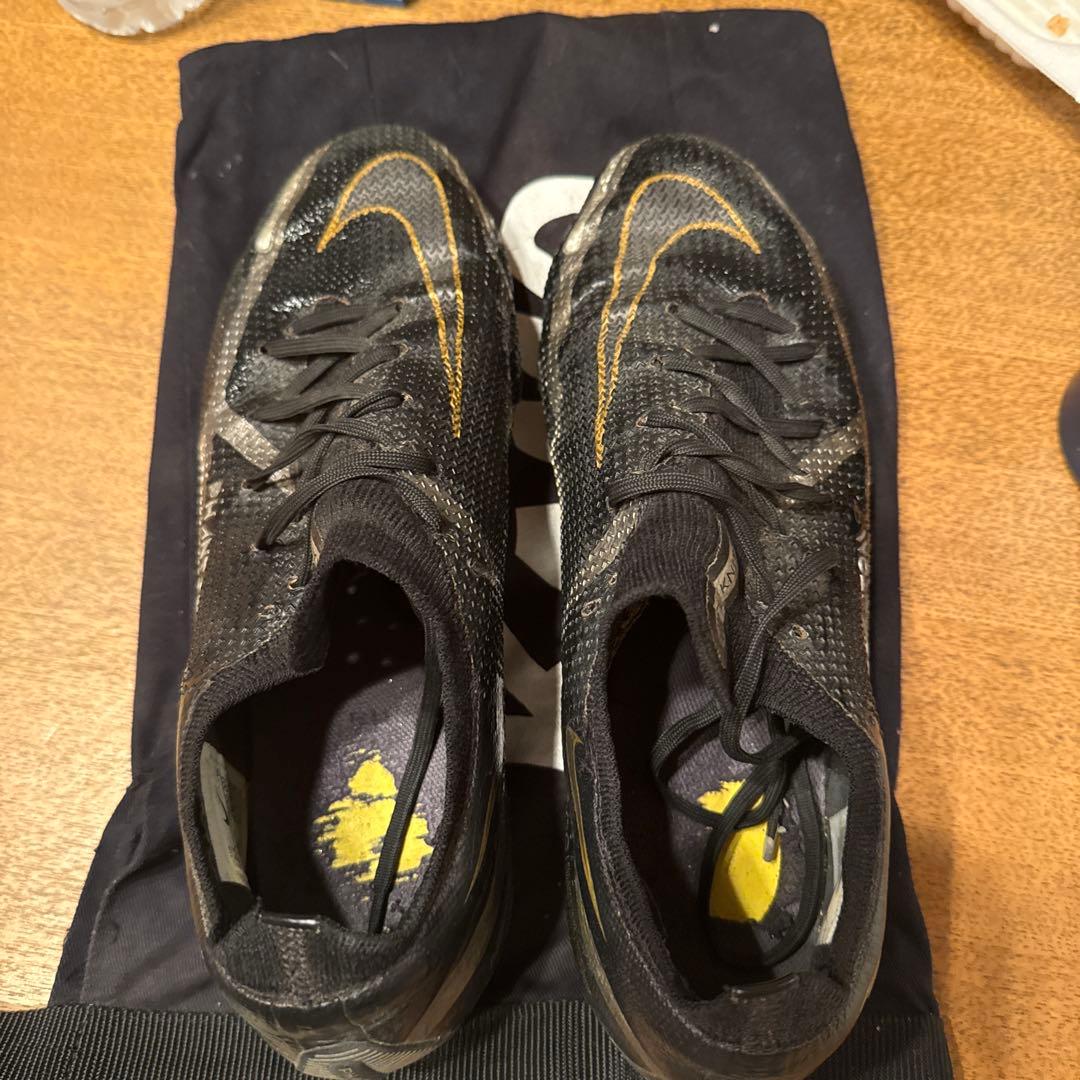 Nike Phantom GT スパイクシューズ ブラック/ゴールド