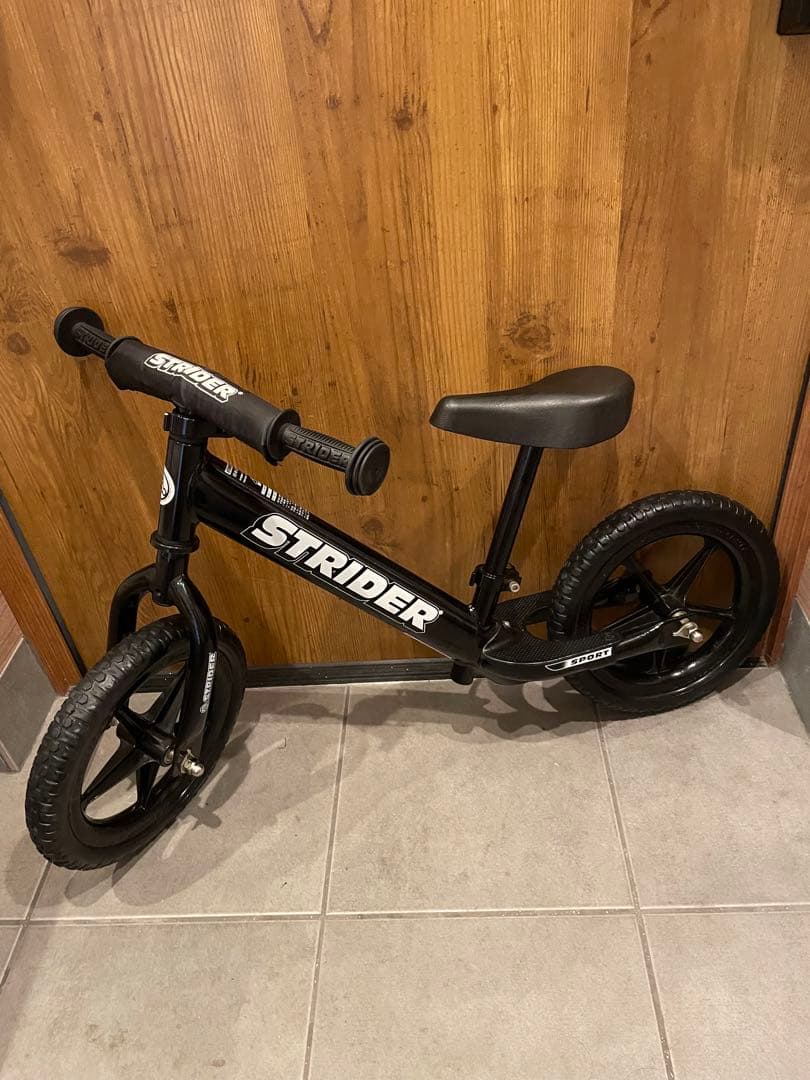 STRIDER 12 Sport バランスバイク ブラック