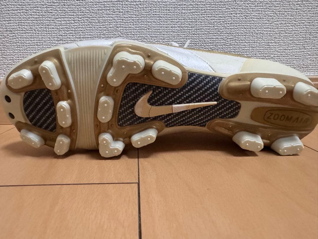 Nike エアレジェンド・スパイク ホワイト/ゴールド