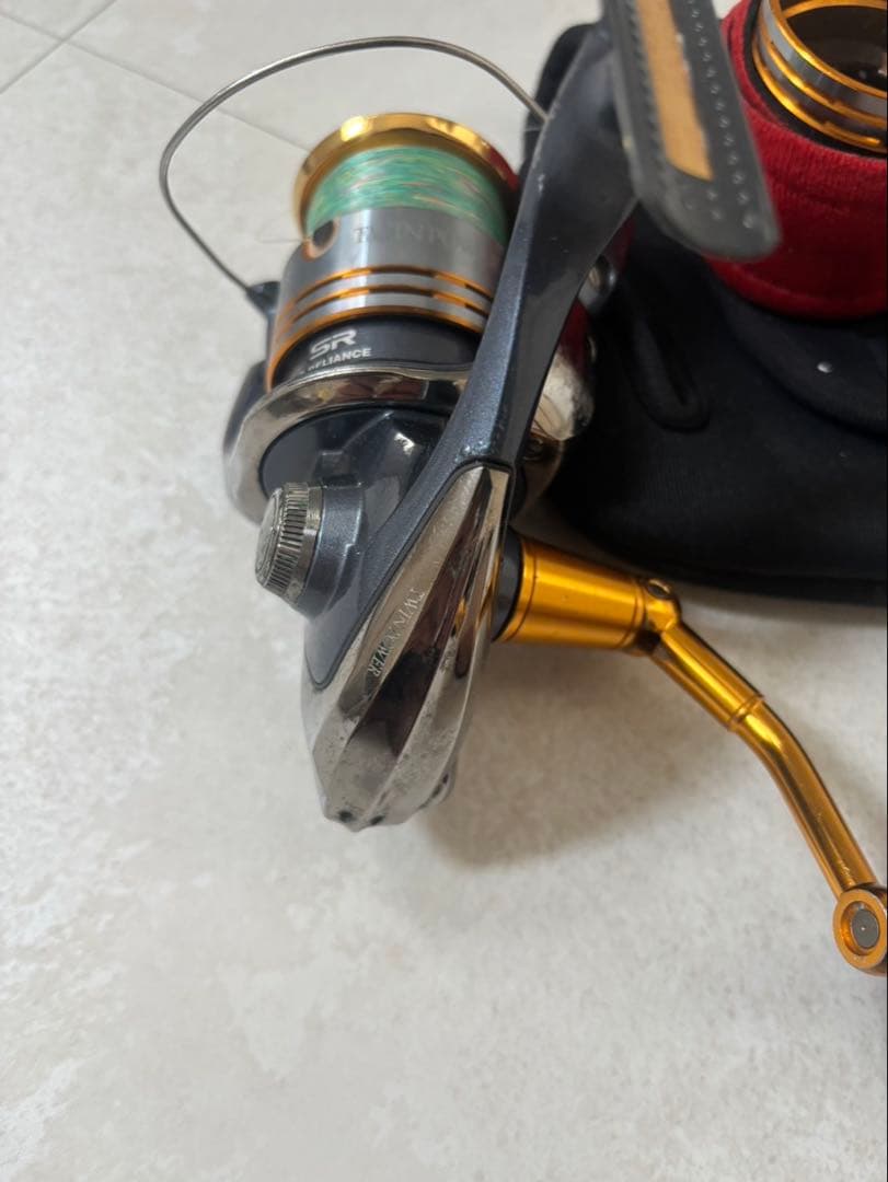 ツインパワー SW4000XG スピニングリール