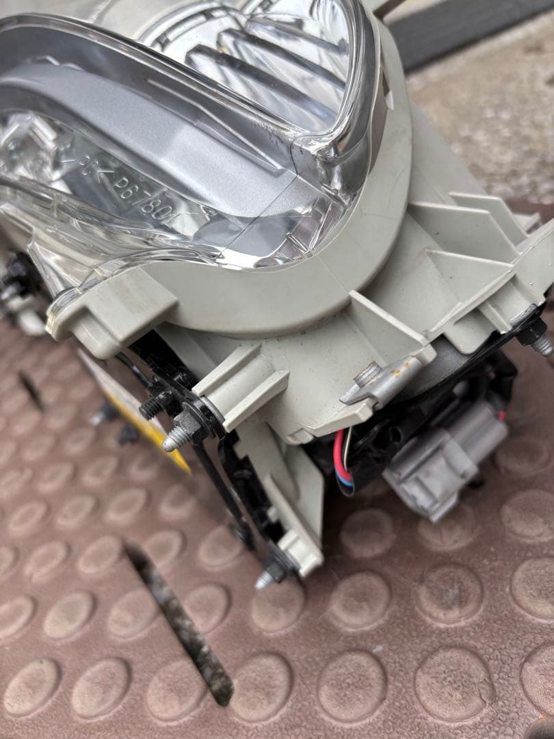 LEXUS LS460前期型　ディスチャージフォグランプ