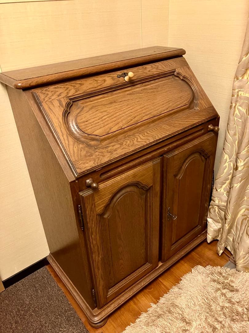 ★★たま★★　アンティーク　ベルギー製　ライティングデスク　　木製　鍵付き