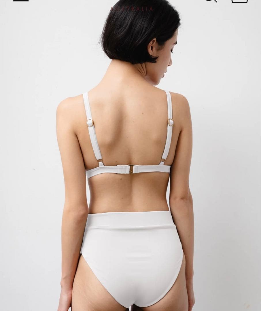 8月11日まで限定価格！SISANDI TRIANGLE white サイズ3