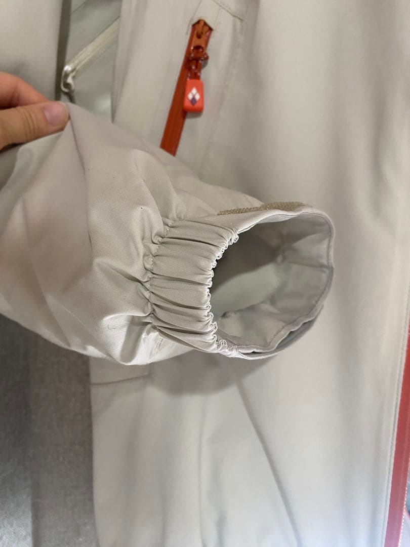 モンベル　ストームパーカSサイズ　アイボリー