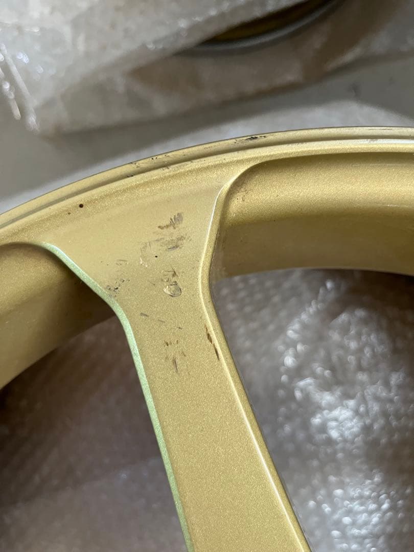 YOKOHAMA ホイール　AVS モデル7 ゴールド