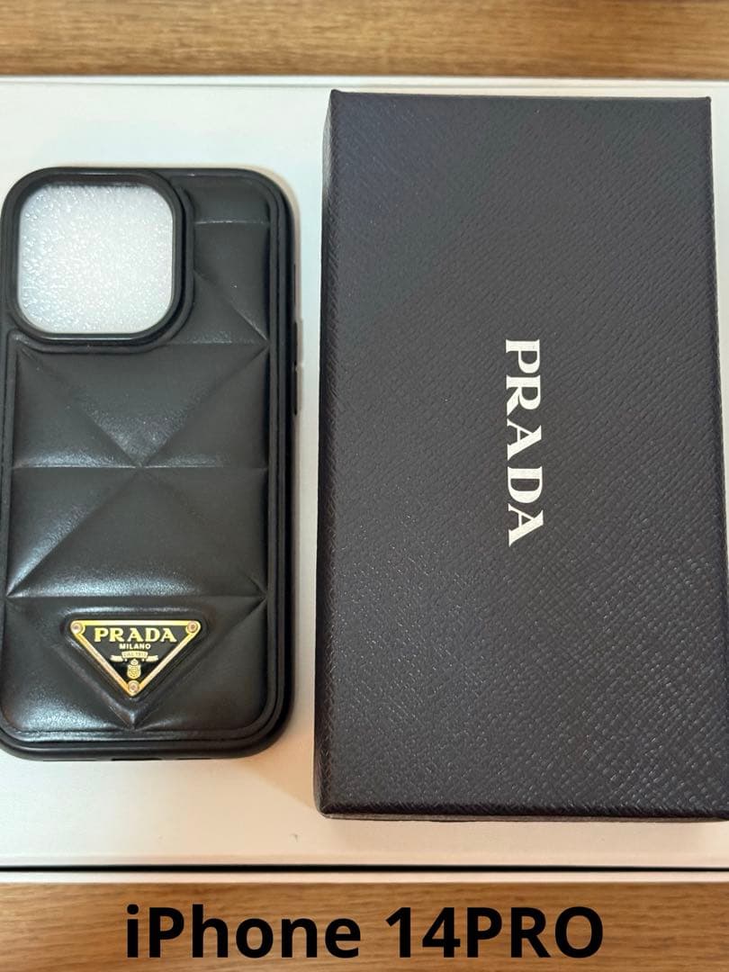 PRADA iPhoneケース　14PRO