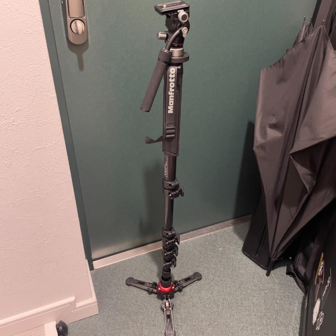 専用のManfrotto　XPRO　ビデオ一脚