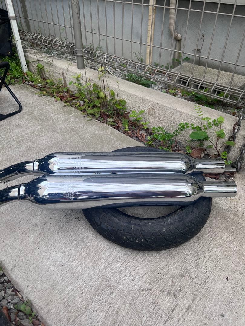 トライアンフ 純正オプション　スポーツマフラー ボンネビル t100