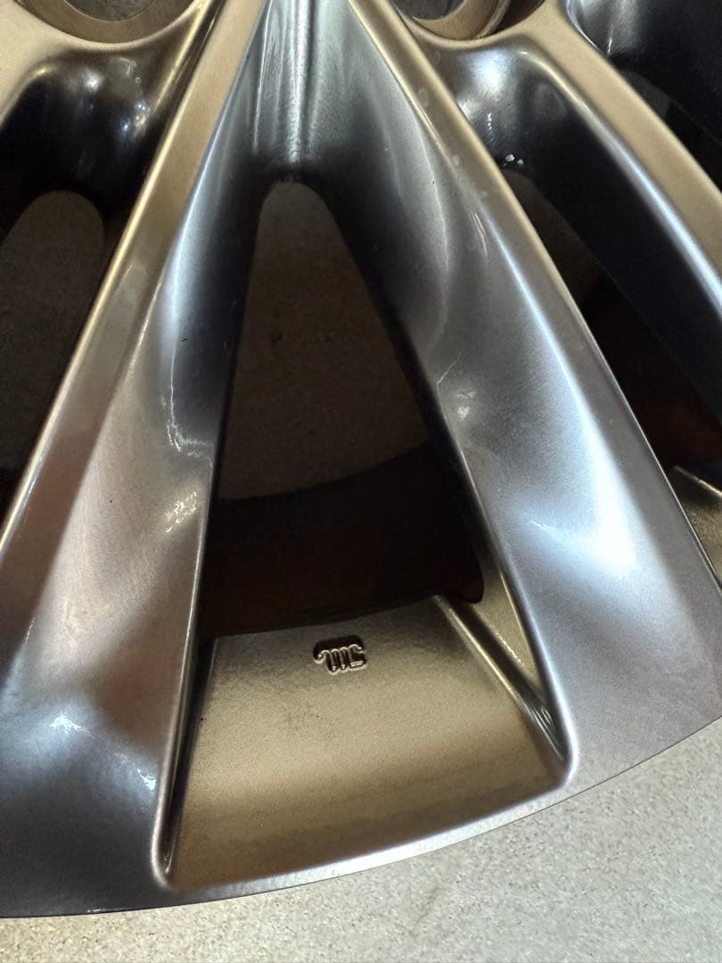 現行40アルファード純正ホイール 1本