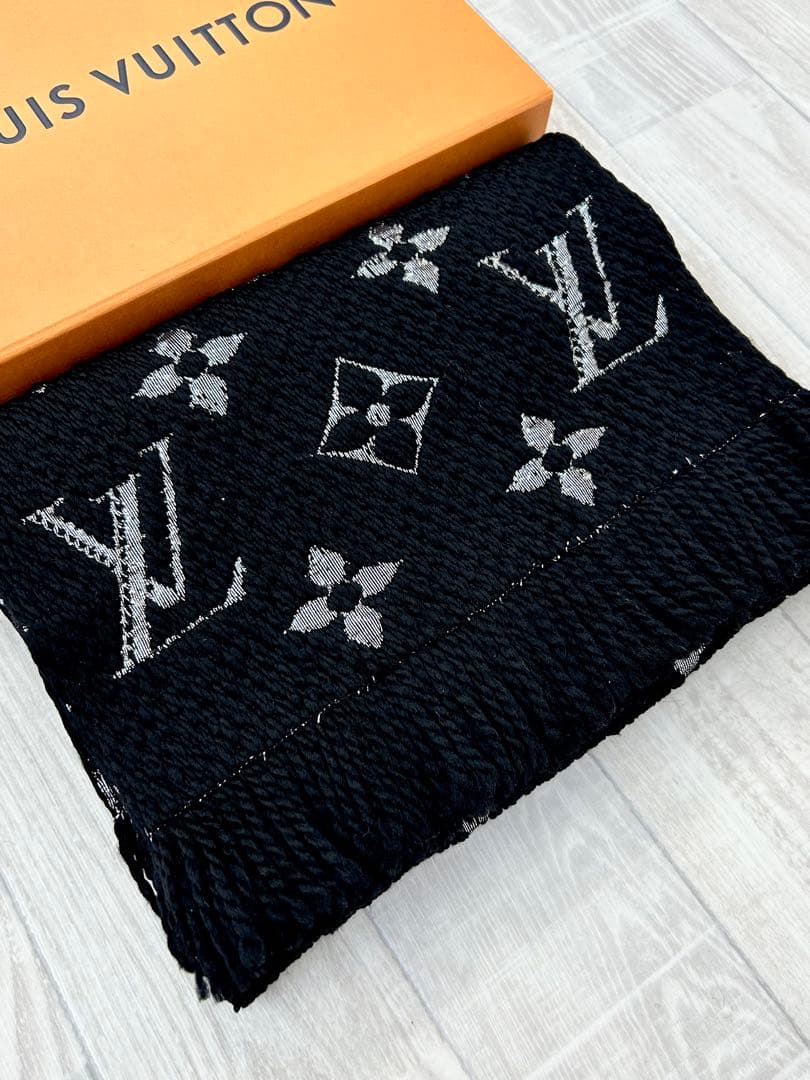 【Louis Vuitton】エシャルプロゴマニアシャイン ノワール