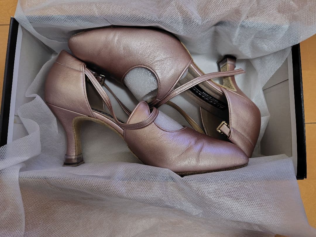 ケント社交ダンスシューズ２３センチ　替えヒールキャップ付き