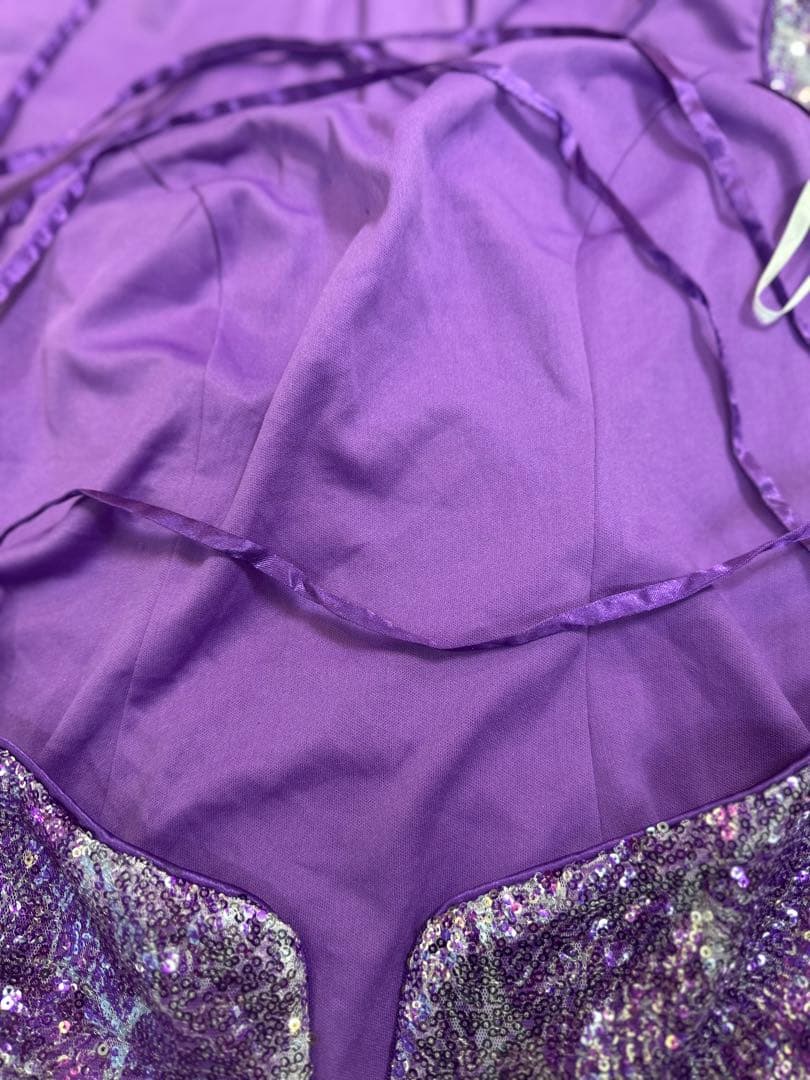 紫色 スパンコール 片肩ドレス