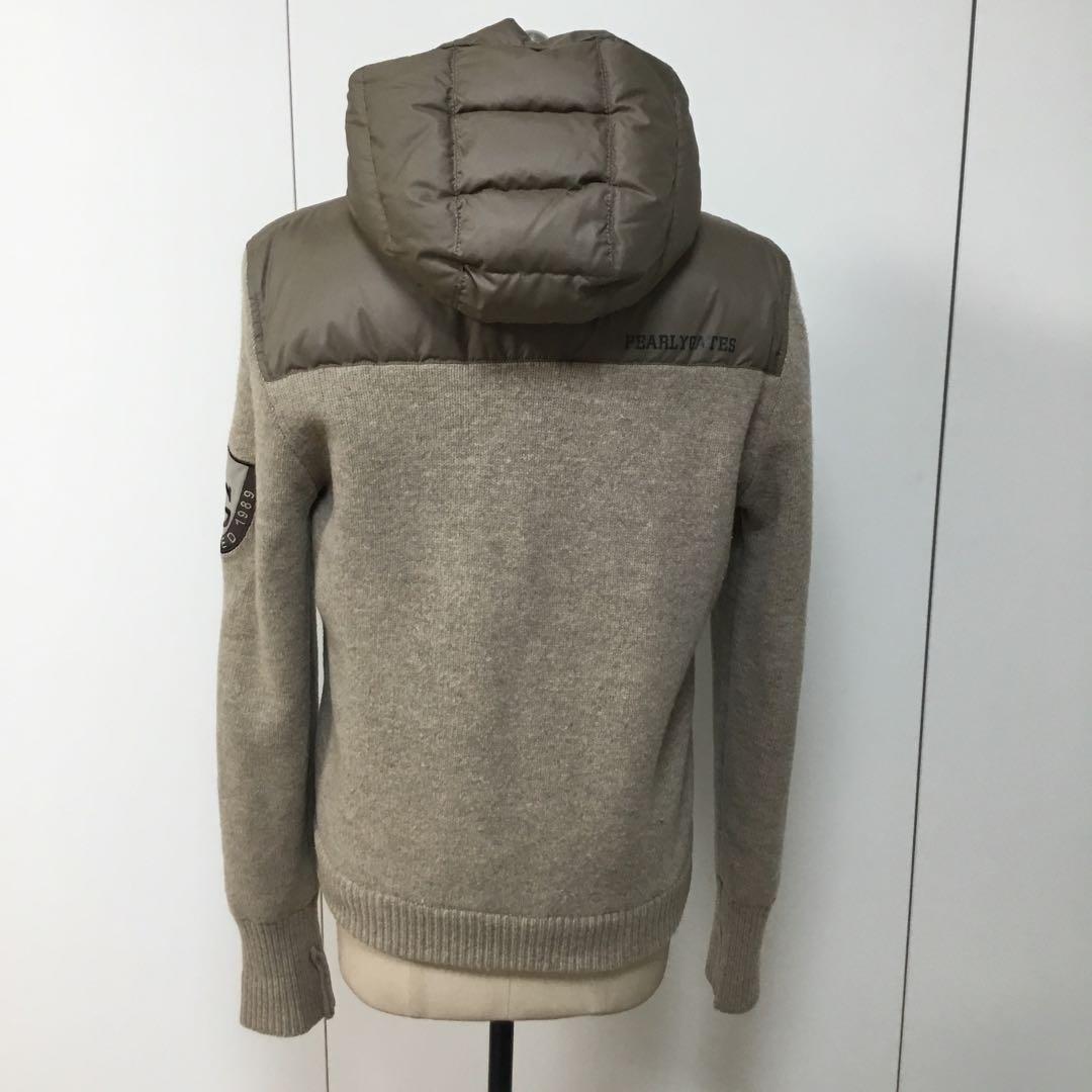 ベージュ色 ダウンジャケット フード付き