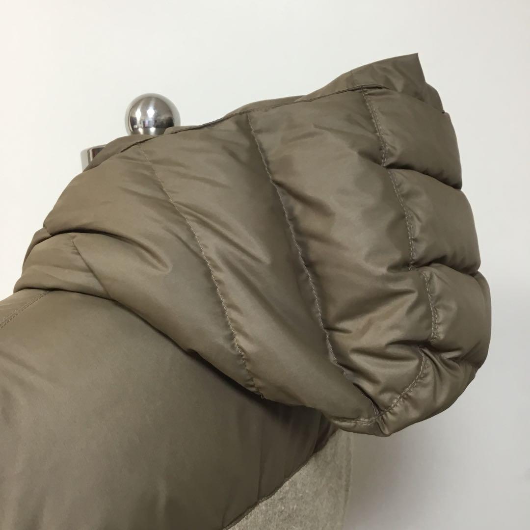 ベージュ色 ダウンジャケット フード付き