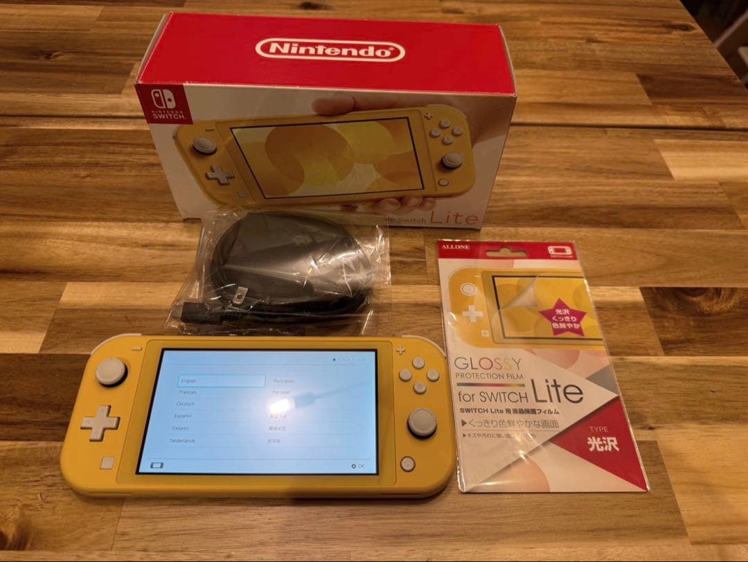 【ほぼ未使用】Switch Lite イエロー 本体・箱・充電器付き