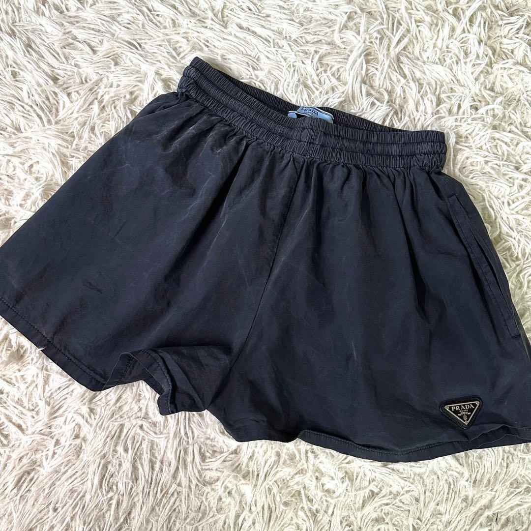 プラダ ショートパンツ 三角ロゴプレート ネイビー ナイロン サイズ36