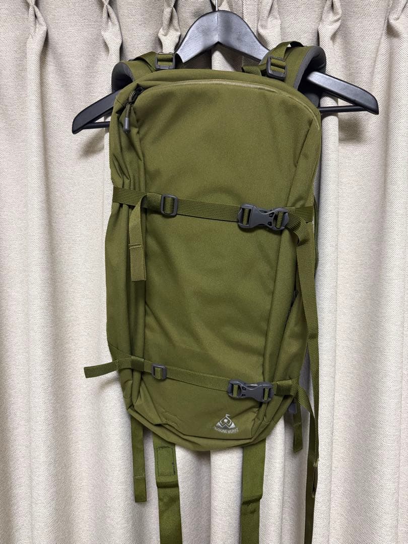 PLUS ONE WORKS マキリ25L makiri オリーブ プラスワン