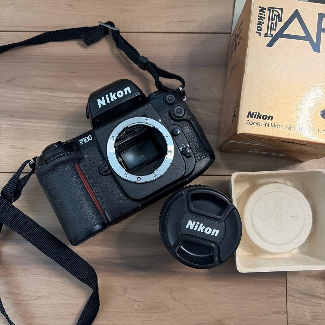 Nikon F100 一眼レフカメラ　レンズ付き