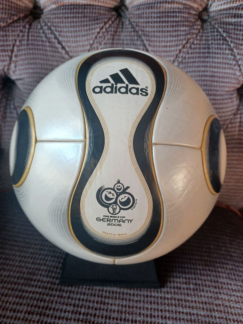 チームガイストサッカーボール5号