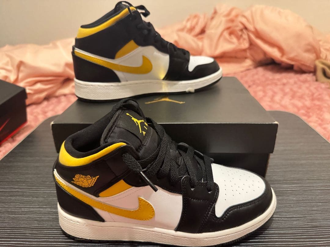 新品NikeAirJordan 1 Mid Taxi エアジョーダン23.5cm