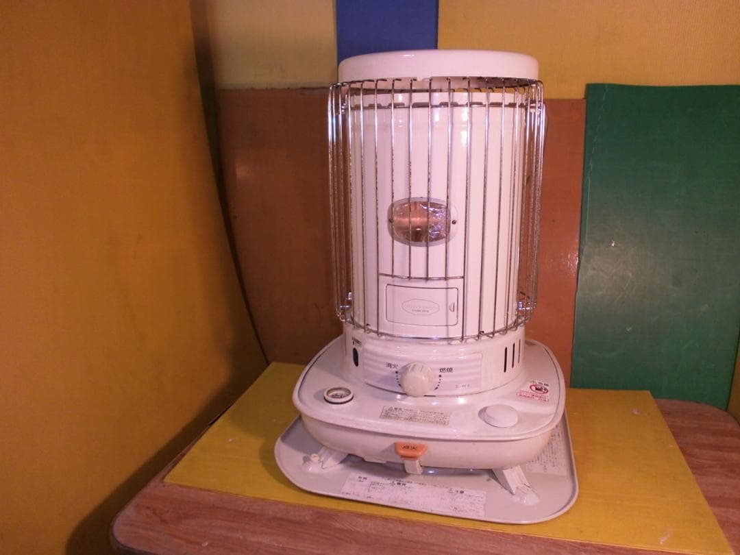 送料無料　　数回使用綺麗、コロナ SL-6６-19　 2019年