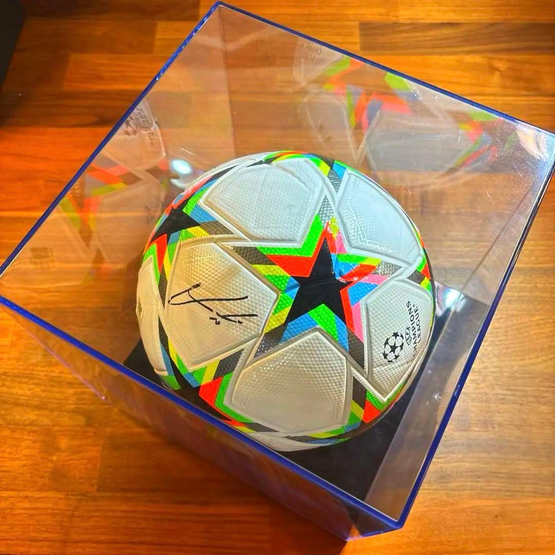 ア*ン様 【最終値下げ】モドリッチ 直筆サインボール 鑑定済み チャンピオンズリ