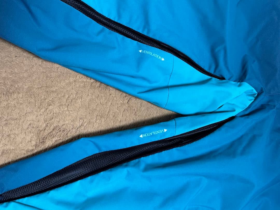 デサントSUBARU スキーウェア Lサイズ上下セット