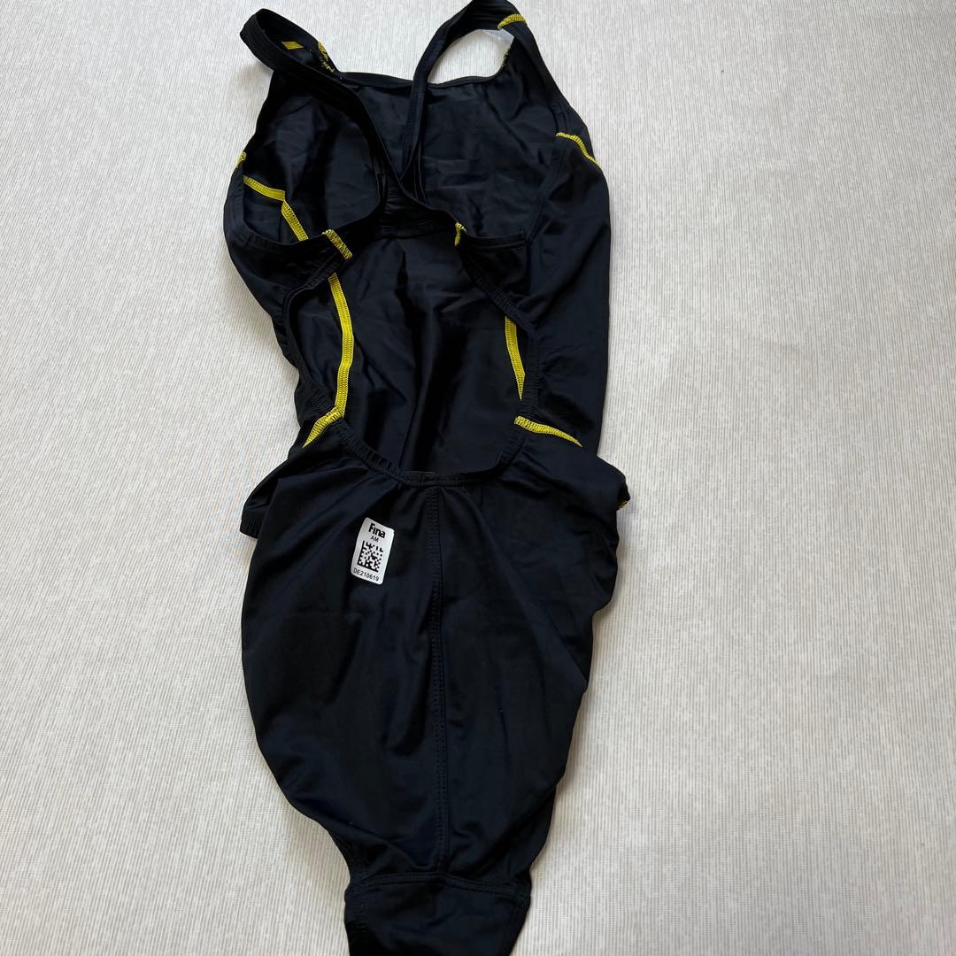 arena スポーツ用水着 黒/黄 ハイカット