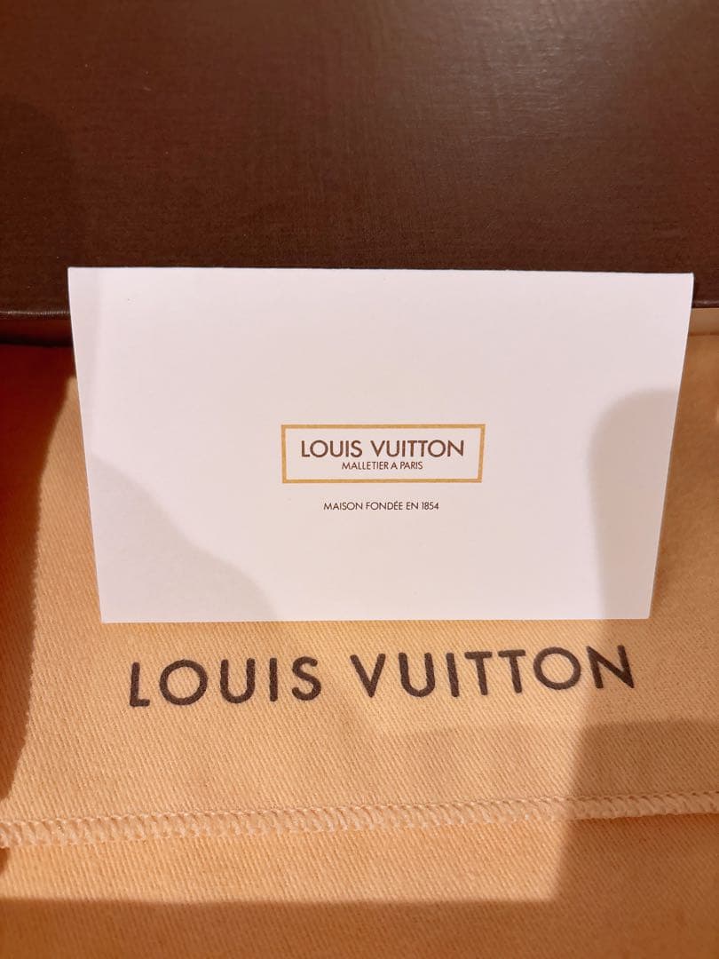 【美品】ルイヴィトン ヴェルニ ジッピーウォレット 長財布 ボルドー 赤 黒