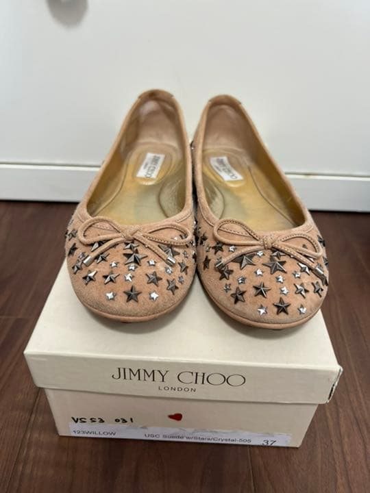 ジミーチュウのフラットシューズ