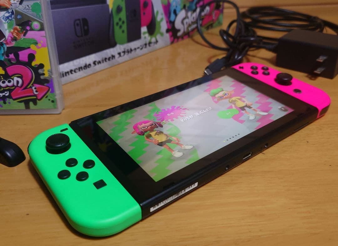 任天堂Nintendo Switch（本体）＆スプラトゥーン2セット　中古品