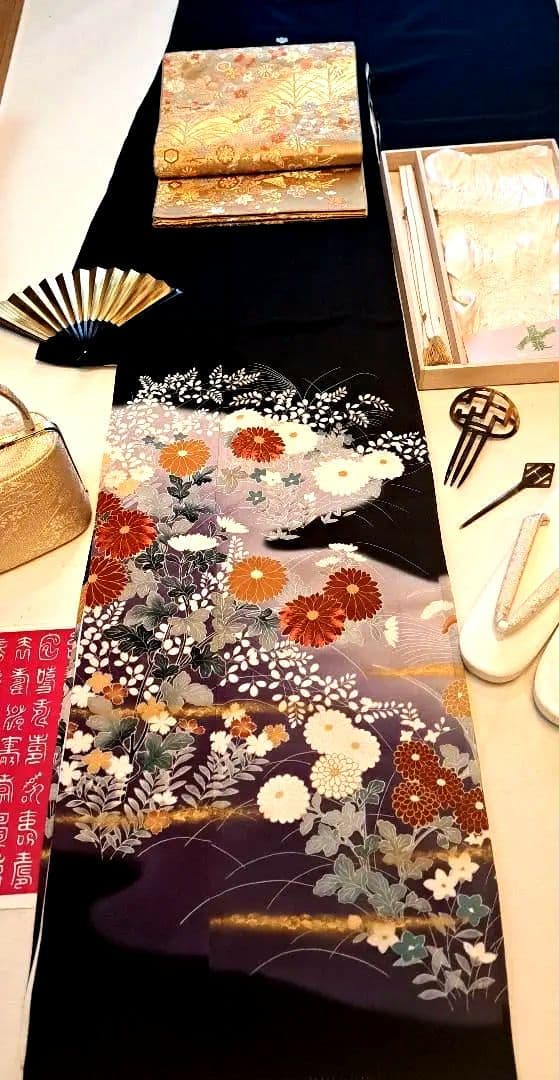 美品❇️豪華黒留袖　手描友禅暈し染め ５つ紋　比翼仕立て　ブルセット