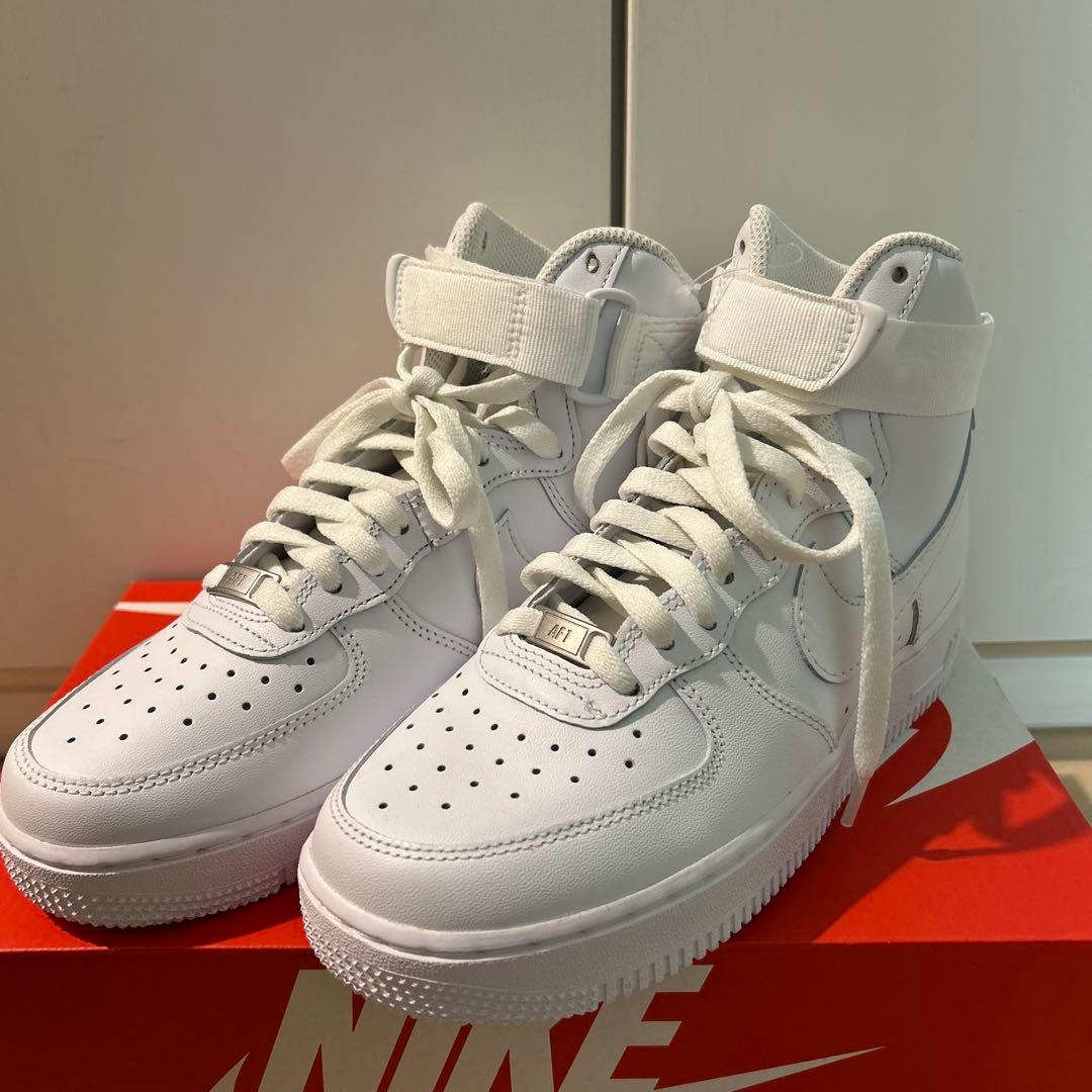 新品未使用　タグ無しNIKE Air Force 1 ホワイト ハイカット