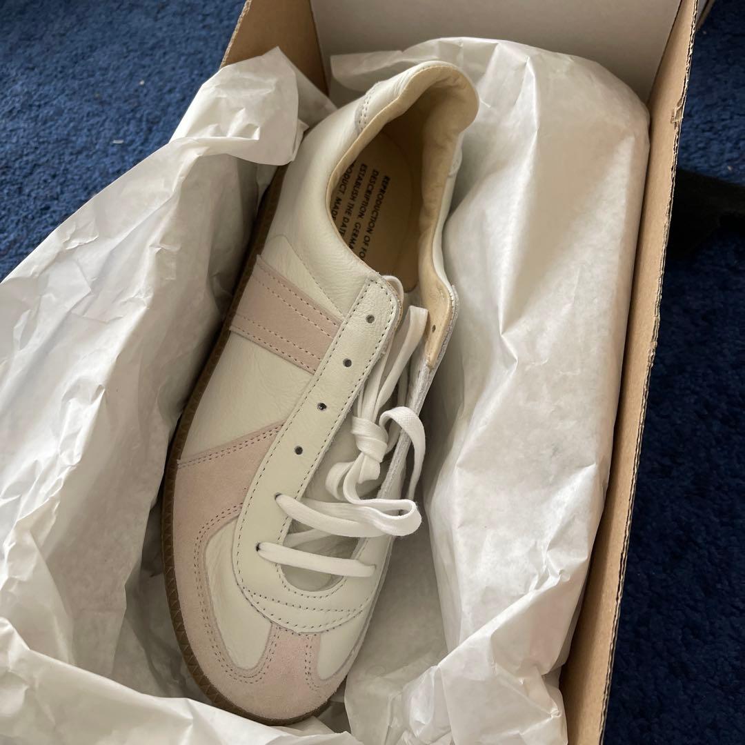 トゥデイフル　スニーカー　ホワイト