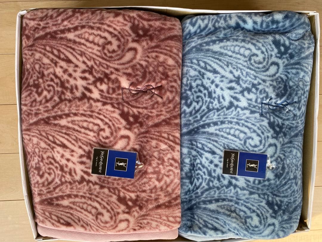 イヴサンローラン毛布　2色セット